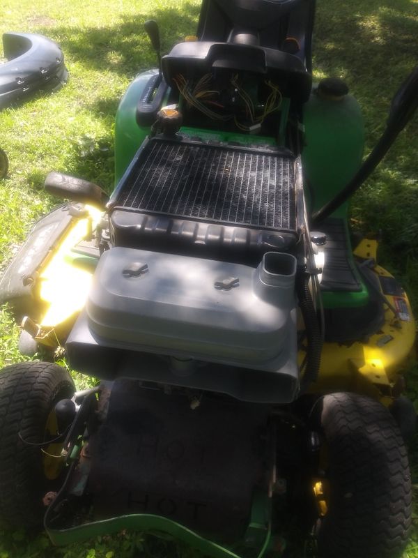 John deere riding mower water cooled engine. for Sale in Sarasota, FL