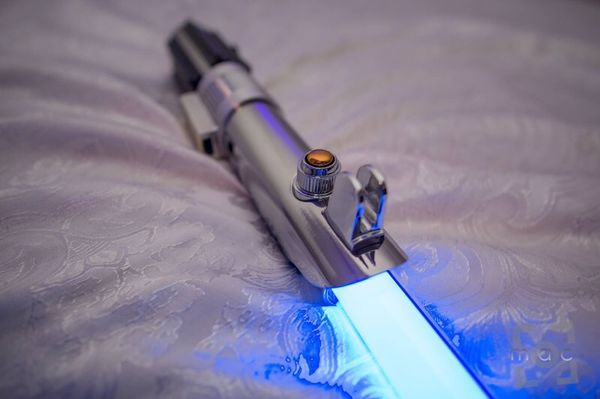 anakin lightsaber removable blade