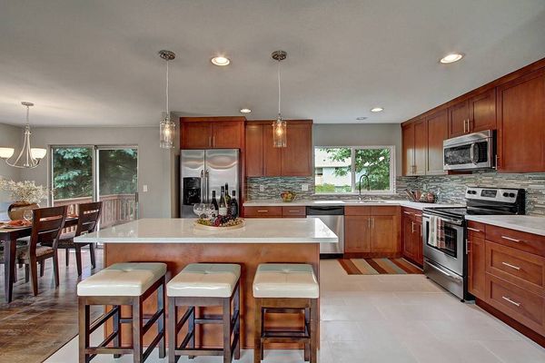 Leftover Overstock Shaker Red Oak Kitchen Cabinets for ...