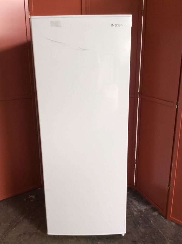 Insignia 5.3 Cu Ft Upright Freezer Manual Defrost for Sale in Tampa, FL