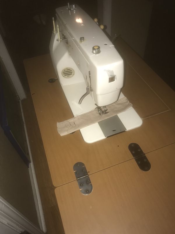 Necchi Alco A7093c 06523 vintage sewing machine with table and foot