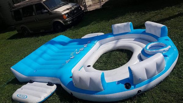 Intex splash n chill island for Sale in Tamaqua, PA - OfferUp