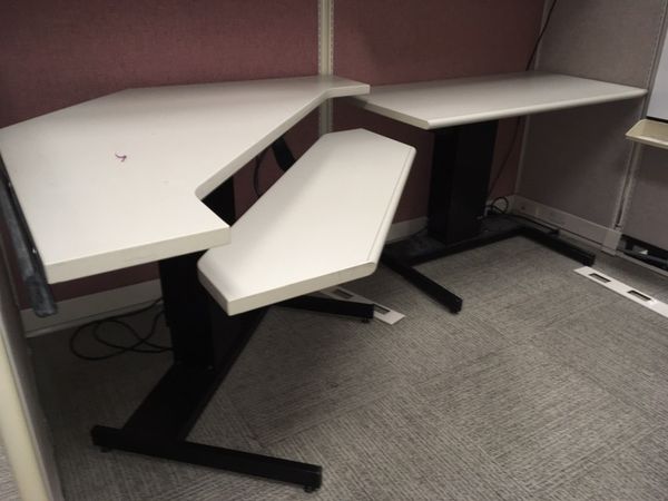 Herman Miller Mayline Height Adjustuble Sit To Stand Corner Desk