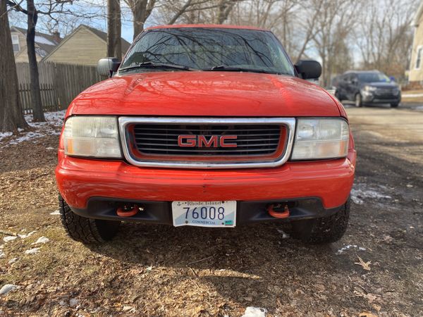 02 GMC Sonoma zr2 lifted 4x4 for Sale in East Providence, RI - OfferUp