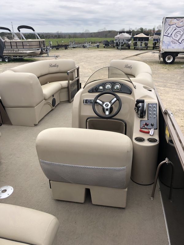 2018 22 ft Bentley pontoon for Sale in Lexington, SC OfferUp