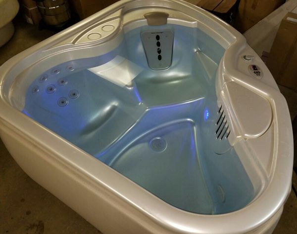 Solana 2 person spa for Sale in Los Angeles, CA - OfferUp