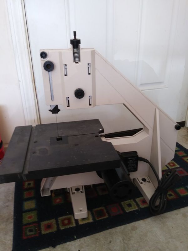 Black & Decker 12 inch band saw for Sale in Jacksonville, FL - OfferUp