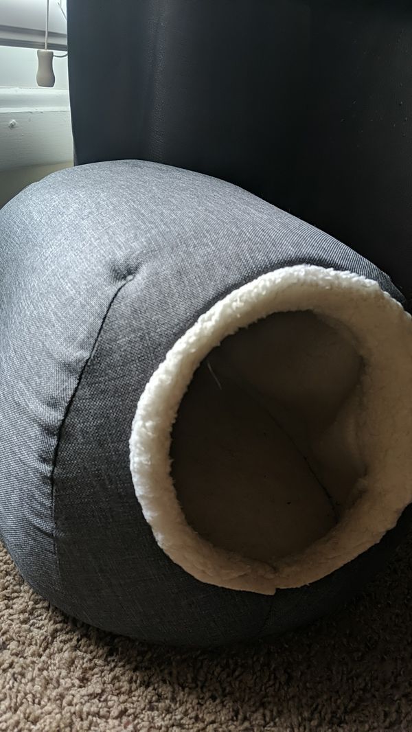 Small Boots & Barkley Pet Cave / Bed for Sale in Omaha, NE OfferUp