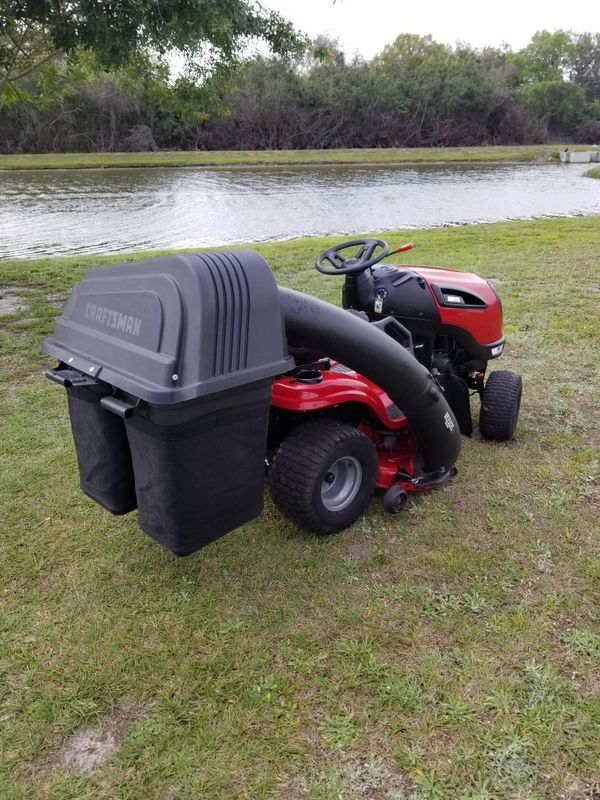 Craftsman YTS4000. Riding Lawn Mower.24Hp. 42" Cut. With Grass Catcher