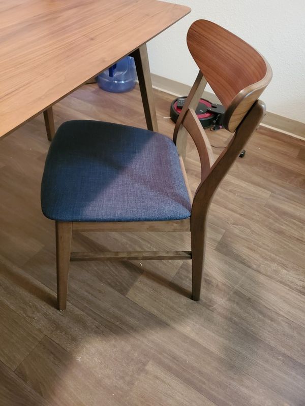 Small Dining table and 2 chairs for Sale in Tacoma, WA - OfferUp