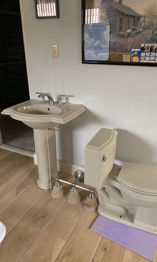 Kohler Bathroom set for sale for Sale in Miami Gardens, FL OfferUp