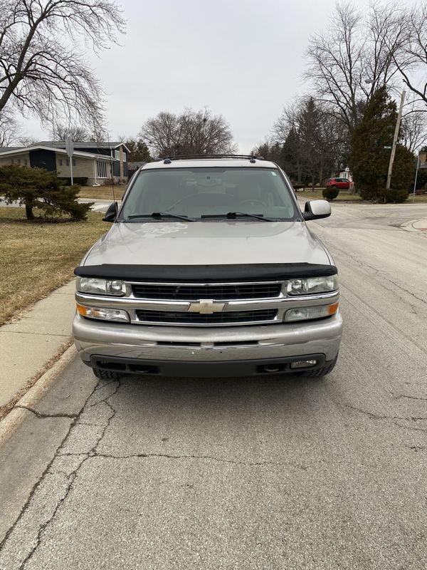 2004 Chevy Suburban LT Fully Loaded with Rear Tv for Sale in Glenview ...