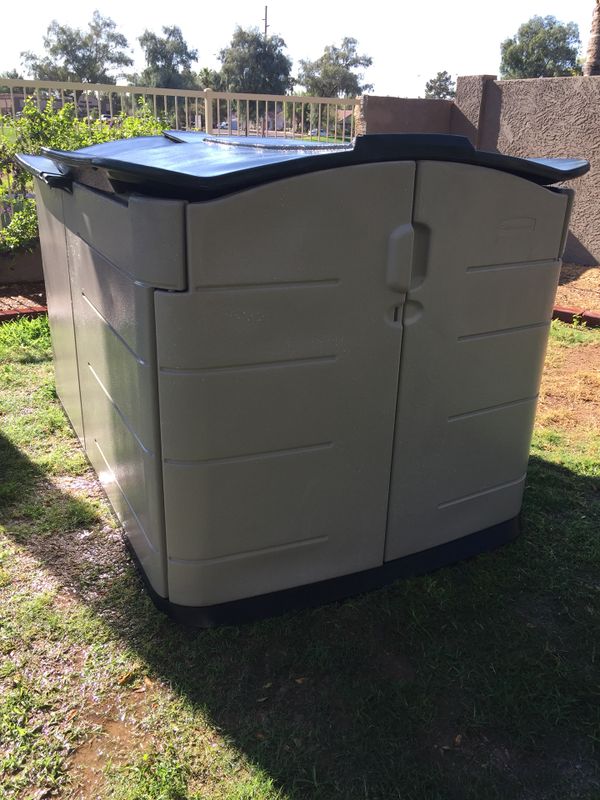 Rubbermaid SlideLid Storage Shed 3752, Green Roof, 92cubic ft CLEAN