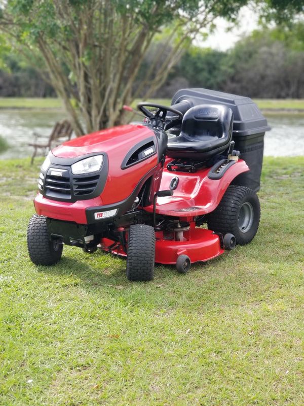 Craftsman YTS4000. Riding Lawn Mower.24Hp. 42" Cut. With Grass Catcher