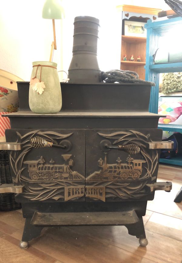 Vintage Fire King Wood Burning Stove Prescott, AZ for Sale in Groom