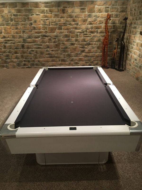 Kasson Billiard Table(8ft Slate) with protective cover. Like new! Cash