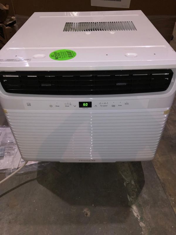 Frigidaire Air conditioner AC wall unit 18,000 BTU for Sale in Houston