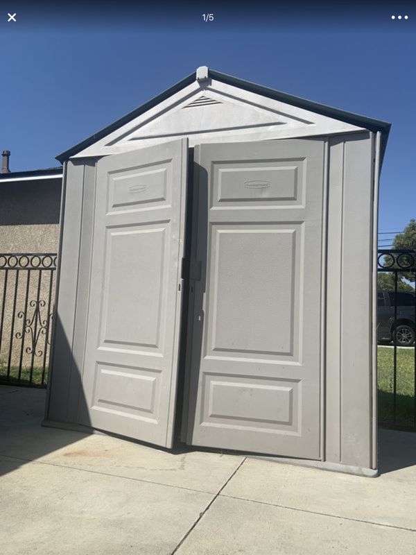 Rubber maid 7x3.5x7 shed storage for Sale in Fontana, CA - OfferUp