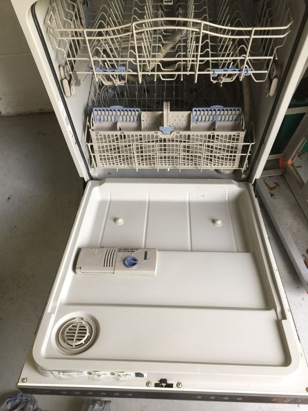 Whirlpool Gold 24” Builtin Dishwasher Stainless Steel Model