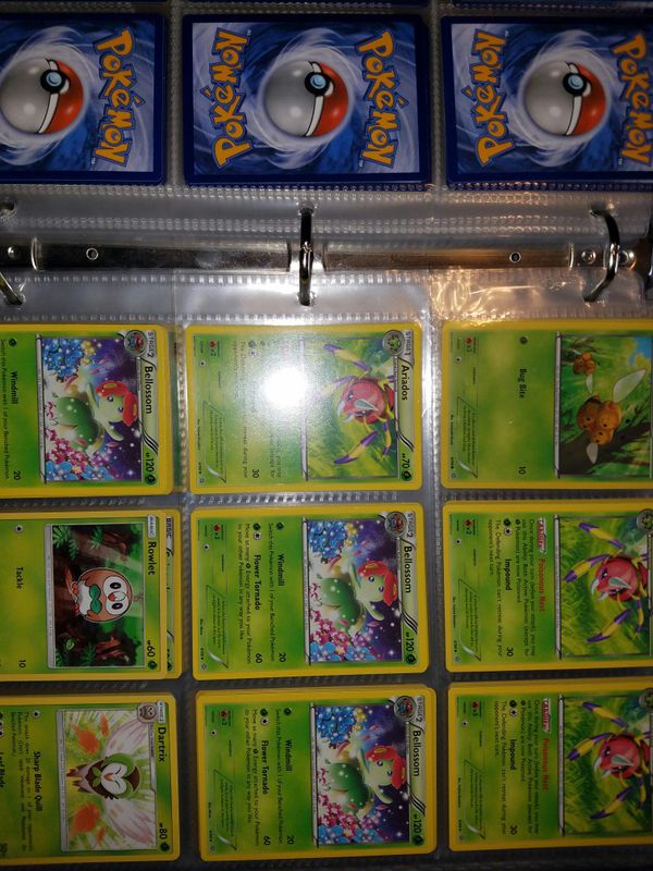 Binder 80 pages Pokemon (5lbs +) for Sale in Chicago, IL - OfferUp