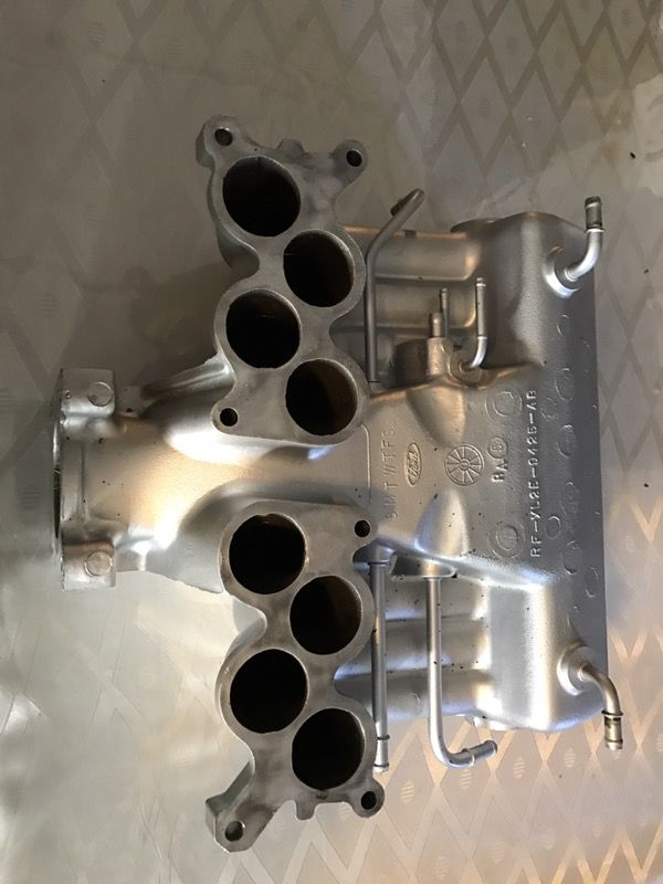 879395 mustang GT40 intake manifold upper no egr gt40 cobra ft for Sale in Pawtucket, RI OfferUp