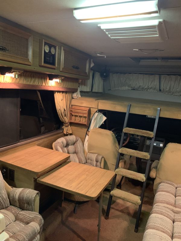 1987 LAZY DAZE motorhome class c 22 ft. Low miles for Sale in Riverside