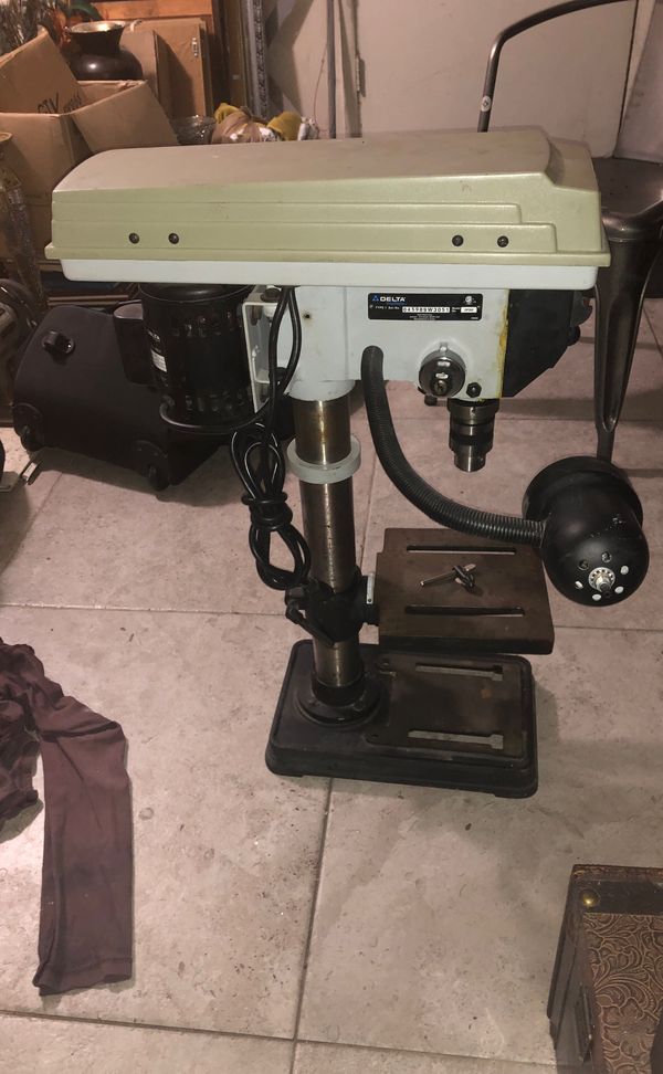Delta shopmaster 10” drill press. Model DP200 for Sale in Phoenix, AZ
