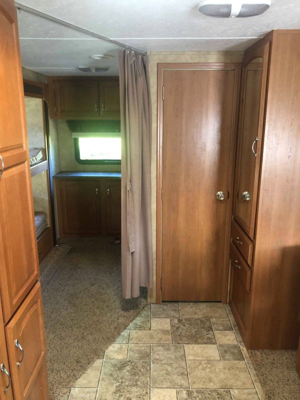 2010 Keystone Cougar 30BHS 30' Bunkhouse bumper pull trailer for Sale in Graham, WA OfferUp