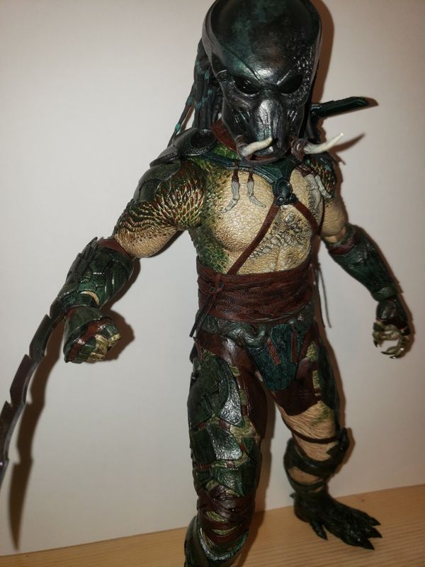 hot toys tracker