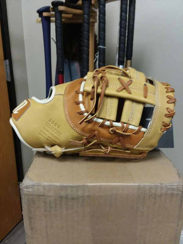 Marucci 13" First 1st Baseman Baseball MittGlove The Dugout for Sale