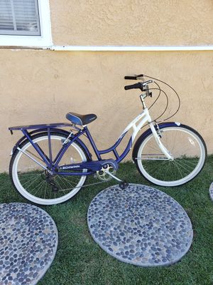 Schwinn point beach cruiser 26 inch for Sale in Whittier, CA