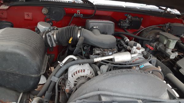 1996 Chevy Silverado 5.7 Vortec engine for Sale in El