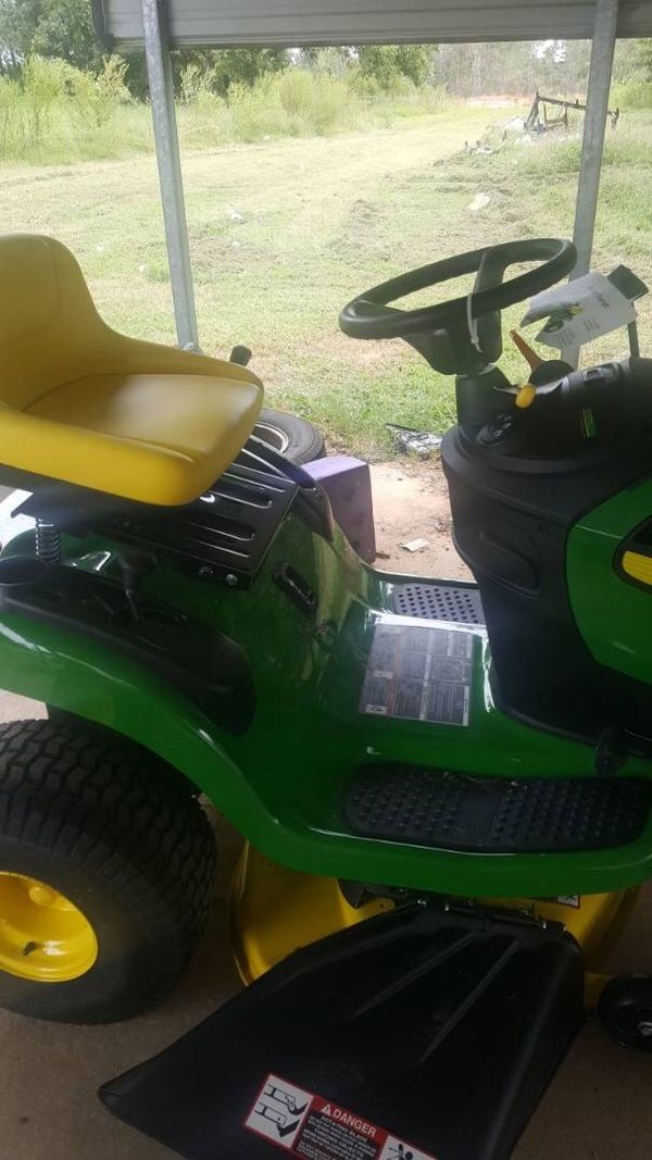 John Deere E100 17.5HP Automatic 42in Riding Lawn Mower for Sale in