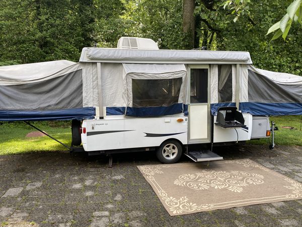 2008 Coleman pop-up camper heat A/C shower Ref 2Xqueen for Sale in ...