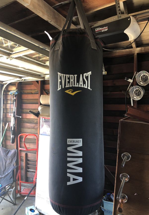 Everlast Mma Punching Bag Stand With Pull Up Barrel | semashow.com
