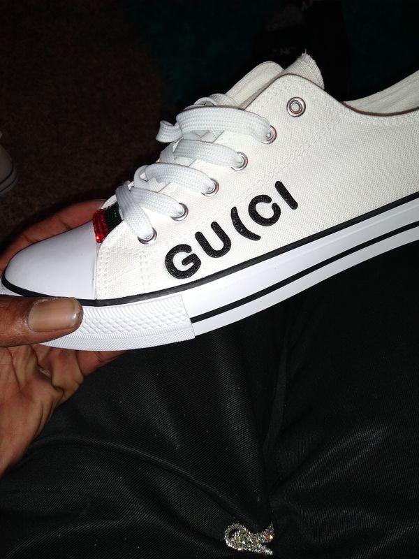 I brought these Gucci shoes Custom made ..Made in Italy.. $100..let&#39;s make a deal for Sale in ...