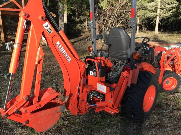 KUBOTA 4WD B2301 TRACTOR WITH BACKHOE for Sale in Roy, WA - OfferUp