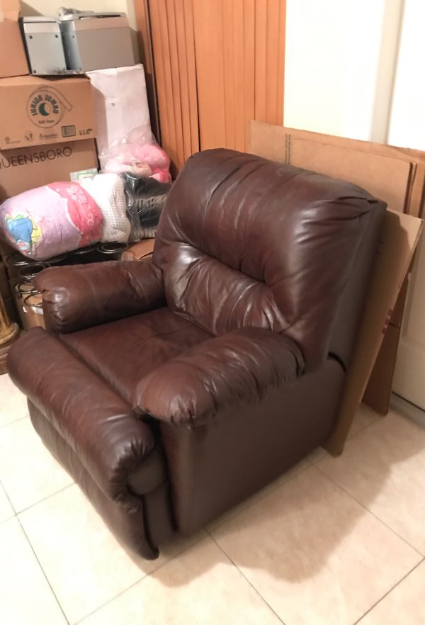 best home furnishings chocolate space saver recliner