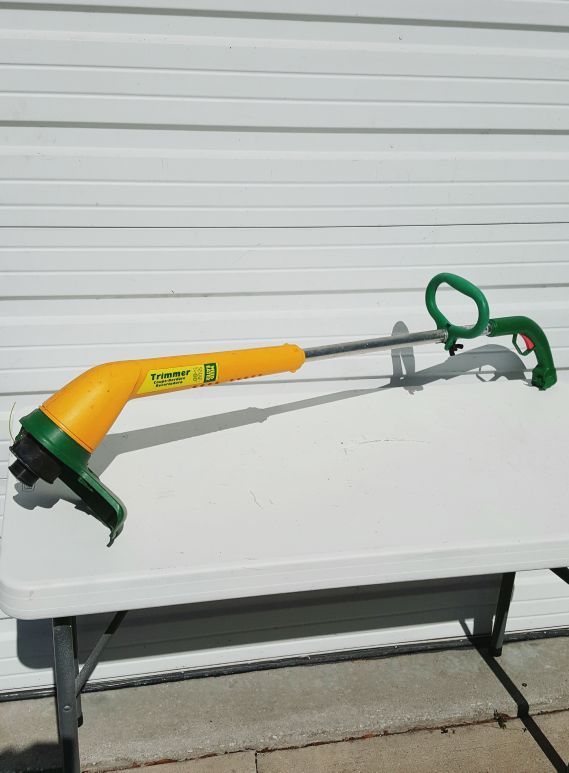 WEED EATER SnapNGo Model SG12 Electric Lawn Trimmer for Sale in