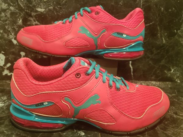 magenta puma