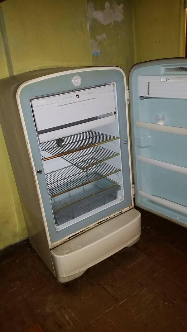 Crosley Shelvador refrigerator Vintage for Sale in Brooklyn, NY - OfferUp