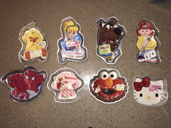 character cake pans