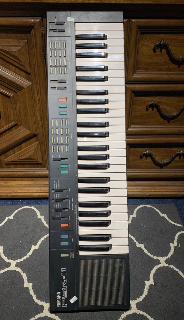 Yamaha psr 11 keyboard for Sale in Allentown, PA - OfferUp