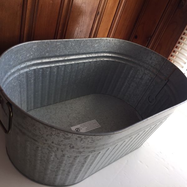 Better Homes & Gardens large oval galvanized metal tub cooler w/ bottle