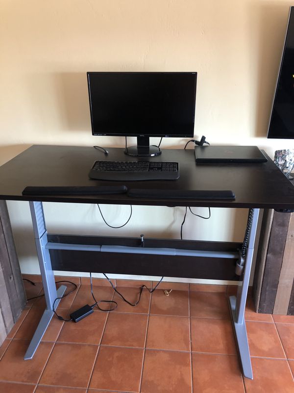 Raise/lower Computer desk for Sale in San Diego, CA OfferUp