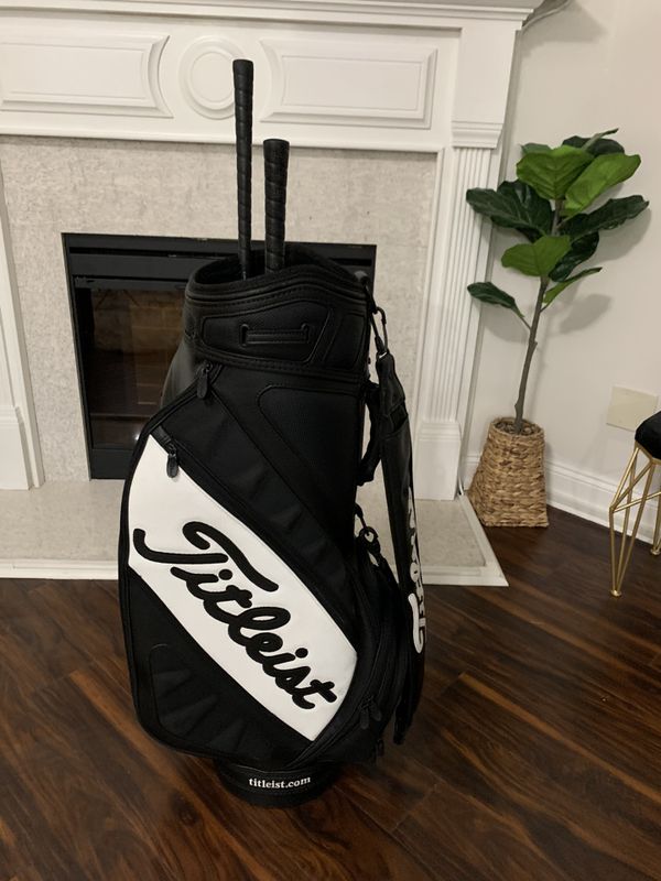 Black and White Leather Titleist Golf Bag for Sale in Lawrenceville, GA OfferUp