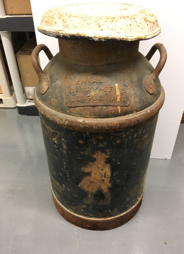 Vintage 1940’s Dairymen’s League Large metal milk can jug for Sale in