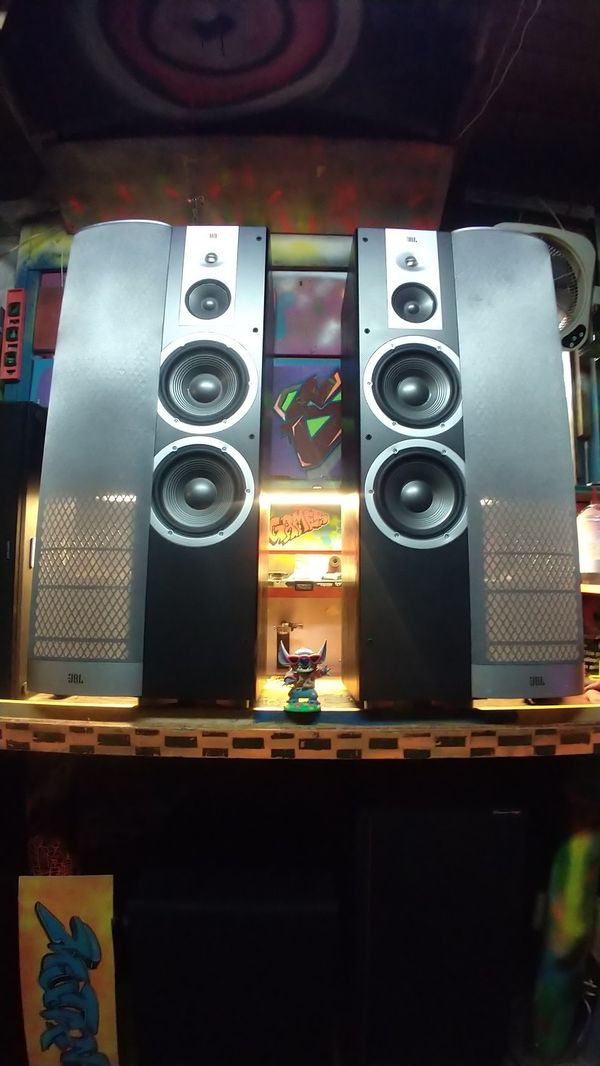 JBL Stadium tower speakers armed with dual bass Makin 8 ...