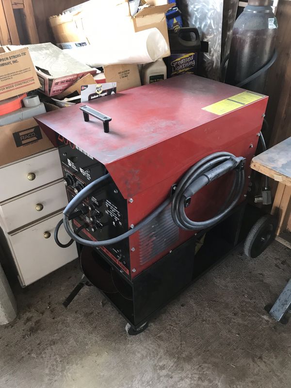 Century 200 Amp 220 Volt Mig Wire Feed Welder for Sale in Los Angeles