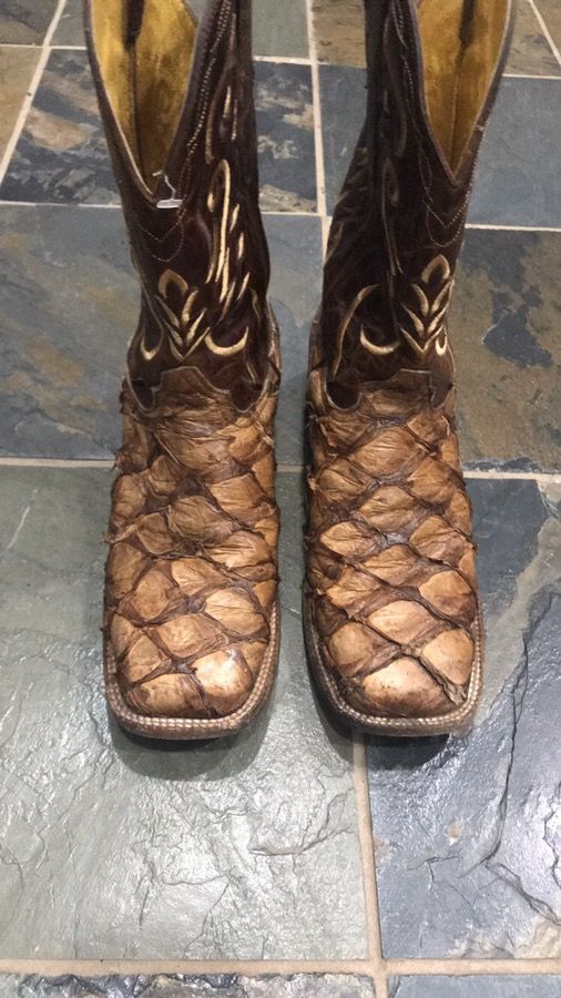 bass print boots